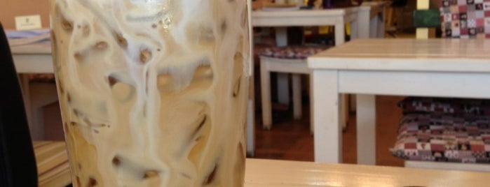 Pai Yan Yai Coffee is one of Lugares favoritos de Danny.