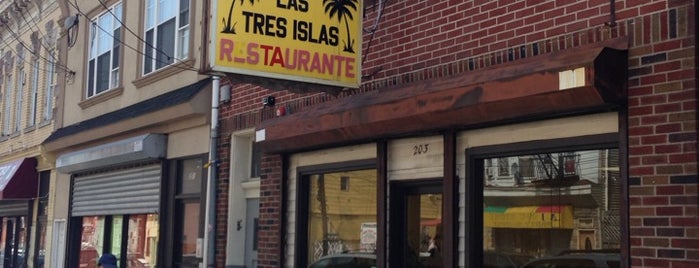 Las Tres Islas Restaurante is one of Lizzie'nin Kaydettiği Mekanlar.