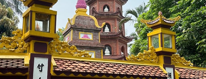 Chùa Trấn Quốc is one of Hanoi Hotspot.
