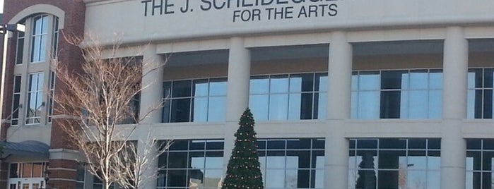 Lindenwood's J. Scheidegger Center for the Arts is one of สถานที่ที่ Michael ถูกใจ.
