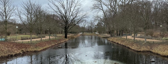 Venusbassin (Goldfischteich) is one of Berlin Best: Parks & Lakes.