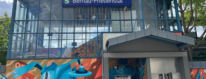 S Bernau-Friedenstal is one of Bahnhöfe BM Berlin + HBF.