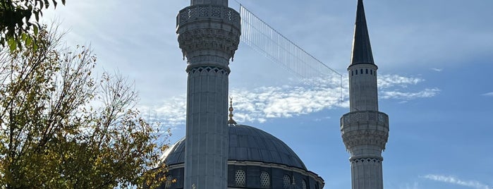 Şehitlik Camii is one of Berlin.