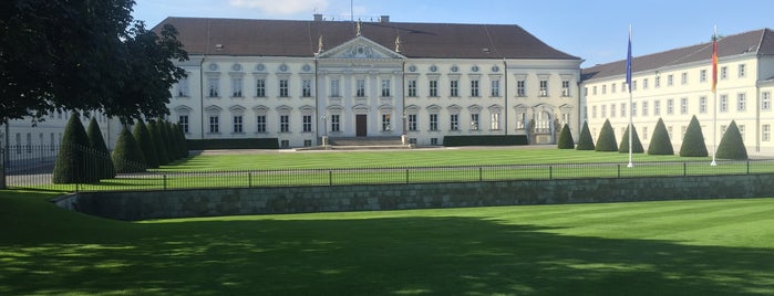 Palacio de Bellevue is one of Berlin.
