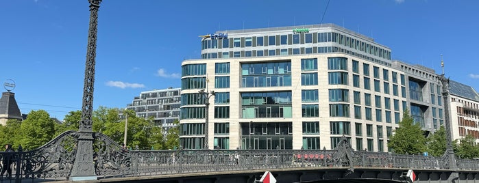 Weidendammer Brücke is one of Bridges of Berlin.