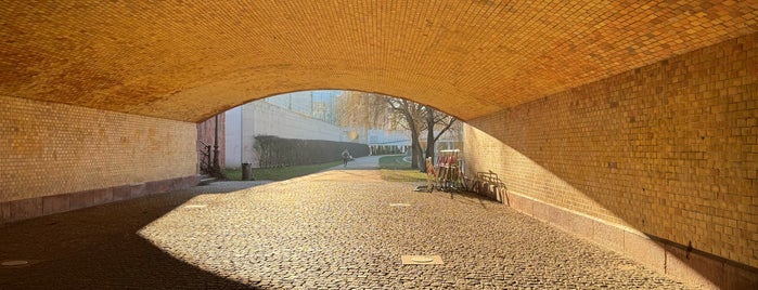 Moltkebrücke is one of berlino.