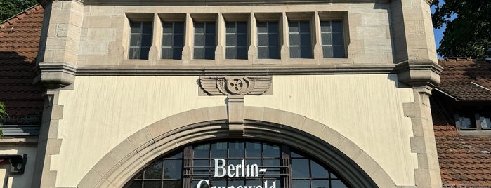S Grunewald is one of Bahnhöfe BM Berlin + HBF.