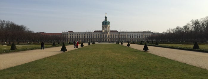 Schlossgarten Charlottenburg is one of Sommer Chillspots.