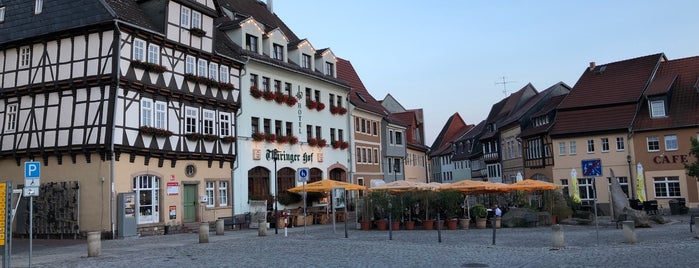Thüringer Hof is one of Tempat yang Disukai Tino.