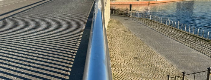 Hugo-Preuß-Brücke is one of Bridges of Berlin.