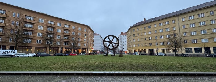 Rosa-Luxemburg-Platz is one of Viaje Berlin.