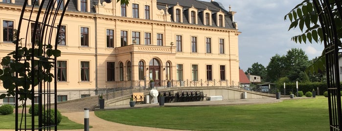 Schloss Ribbeck is one of Tempat yang Disimpan Architekt Robert Viktor Scholz.