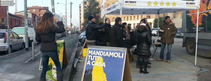 Piazzale Martesana is one of Gi@n C.'ın Beğendiği Mekanlar.
