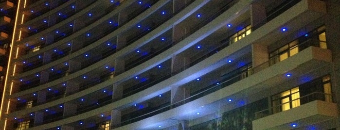 Time Oak Hotel & Suites is one of Tempat yang Disukai Diana.