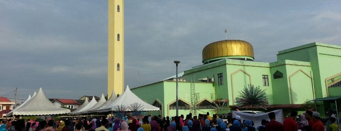 Masjid Al Falah Kampung Idaman is one of Baitullah : Masjid & Surau.