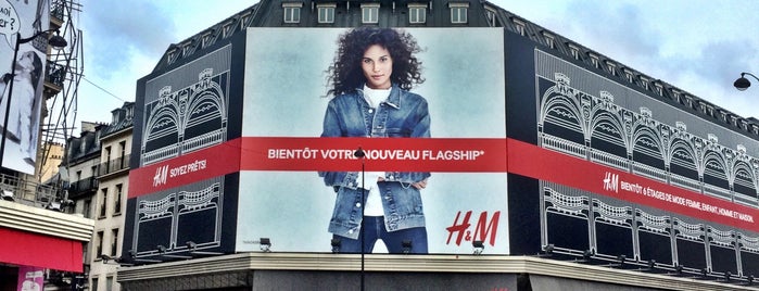 H&M is one of Locais curtidos por Alia.