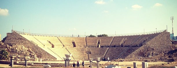 Caesarea Amphitheater is one of Lugares favoritos de Roman.
