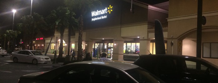 Walmart Neighborhood Market is one of Aaronさんのお気に入りスポット.