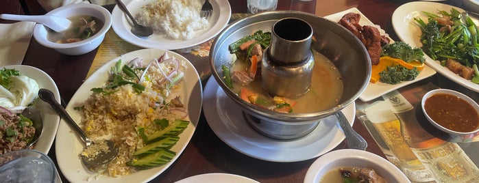 The Original Khun Dang Thai Restaurant is one of Еда.