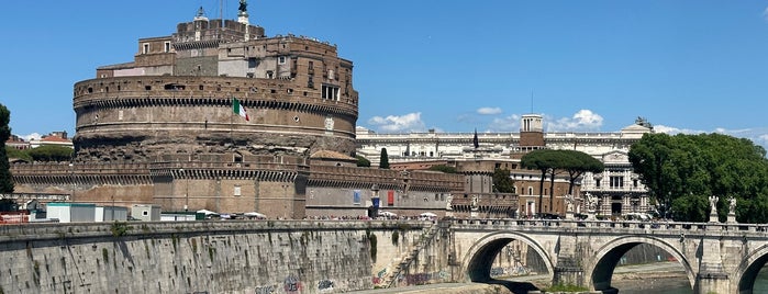 Ponte Vittorio Emanuele II is one of Rom / Italien.