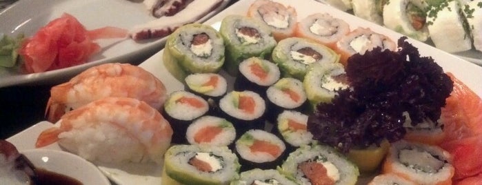 Sushicity is one of Lugares favoritos de Christopher.