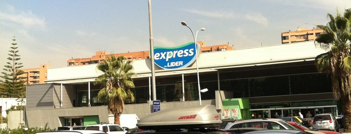 Líder Express is one of Favoritos.