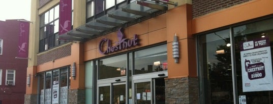Chestnut Supermarket is one of Locais curtidos por Polly.