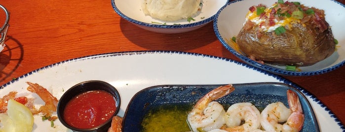 Red Lobster is one of places to eat.