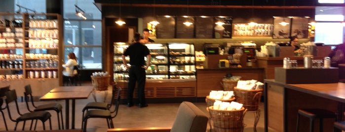 Starbucks is one of Antonio : понравившиеся места.