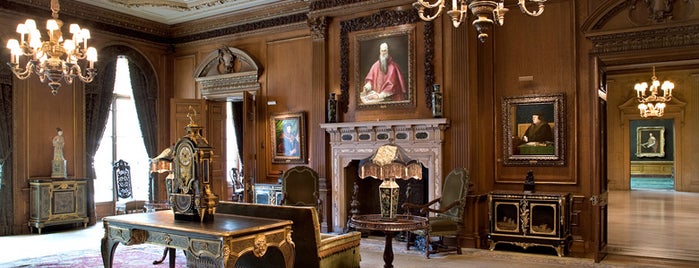 The Frick Collection is one of Best Museums in the US.