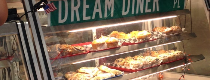 Dream Diner is one of Heidi'nin Beğendiği Mekanlar.
