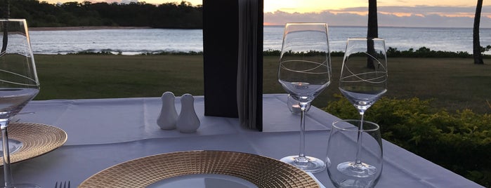 Navo @ InterContinental Fiji Golf Resort & Spa is one of Tempat yang Disukai Michael.