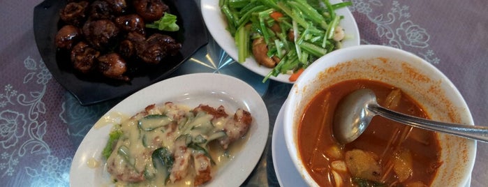 Eastern Wishes Nanyang & Thai Restaurant is one of Penang Food List.