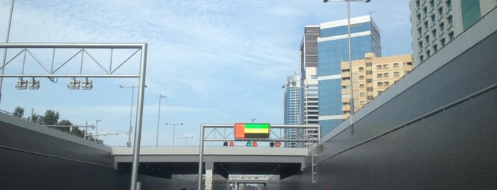 Sheikh Zayed Tunnel نفق الشيخ زايد is one of Hoora : понравившиеся места.