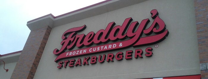 Freddy's Frozen Custard & Steakburger is one of สถานที่ที่ Dorothy ถูกใจ.