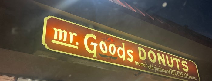 Mr. Goods Donuts is one of สถานที่ที่ John ถูกใจ.