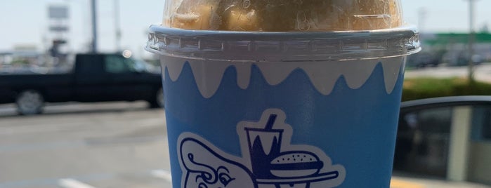 Fosters Freeze is one of fast food.