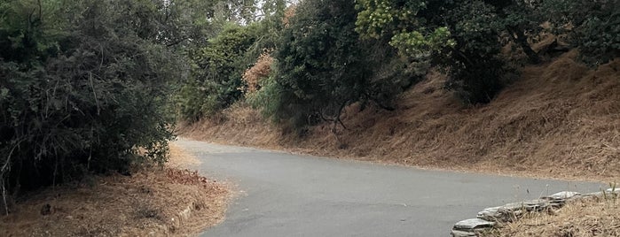 Betty B. Dearing Mountain Trails is one of Los-Angeles, Beachs, Parks.