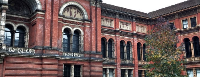 Victoria and Albert Museum (V&A) is one of Culture Club.
