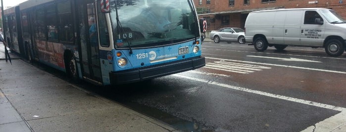 MTA Bus - 2 Av & E 116 St (M15/M116) is one of สถานที่ที่ JRA ถูกใจ.
