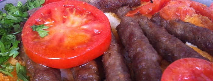 Hurşit Kebap is one of İzmir Favori Mekan.