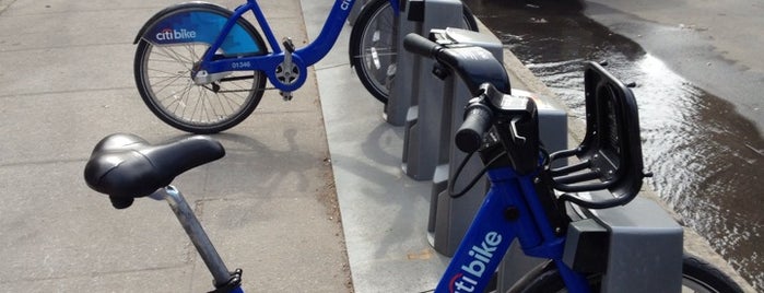 Citi Bike - E 13 St & Avenue A is one of Albertさんのお気に入りスポット.