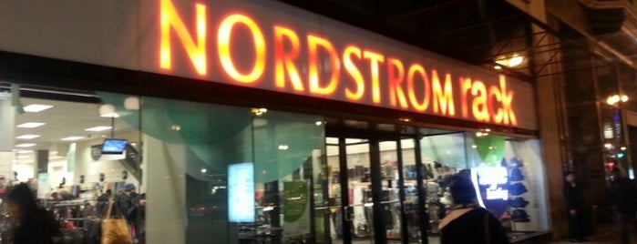 Nordstrom Rack is one of Lieux sauvegardés par Leon.