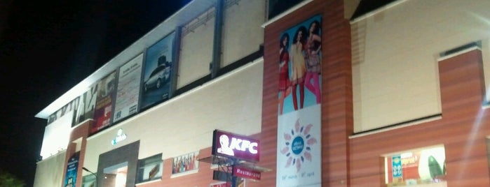 Brookefields Mall is one of Locais curtidos por Deepak.