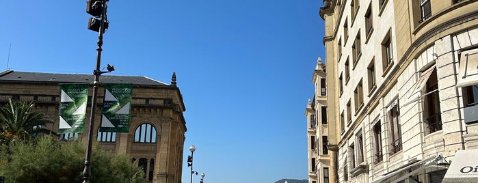 Plaza de la Constitución is one of Vova'nın Beğendiği Mekanlar.