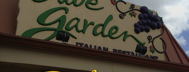 Olive Garden is one of Cevahirさんのお気に入りスポット.