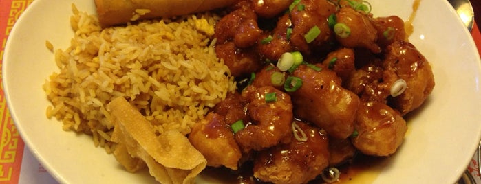 Abacus Inn Chinese Restaurant is one of The 9 Best Places for General Tso's Chicken in Phoenix.
