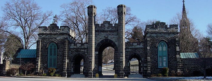 Green Mount Cemetery is one of สถานที่ที่บันทึกไว้ของ baroness kelli.