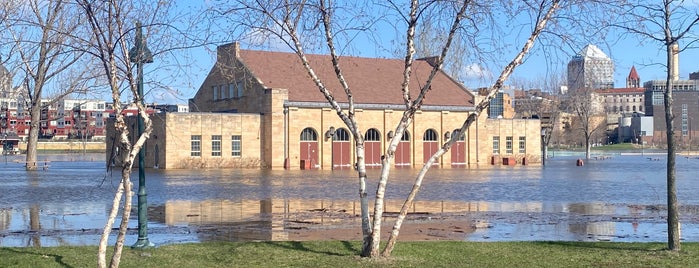 Harriet Island Regional Park on Great River Passage -River Stage is one of outside activities.