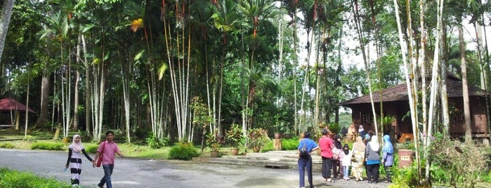 Taman Pertanian Malaysia is one of สถานที่ที่ ꌅꁲꉣꂑꌚꁴꁲ꒒ ถูกใจ.